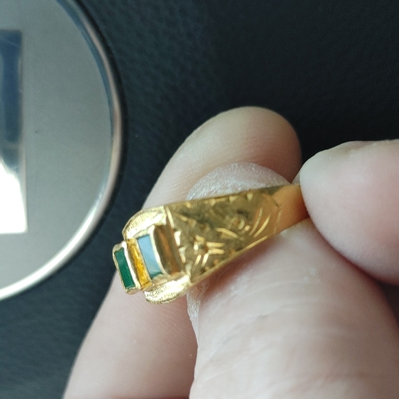 22kt. Solid gold Emerald ring. Vintage. - Picture 2 of 3